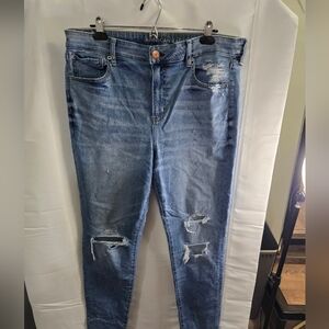 American Eagle Outfitters Women's Blue Distressed Jeans 18Long